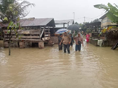 12_rumah_warga_terendam_banjir_di_kecamatan_galang