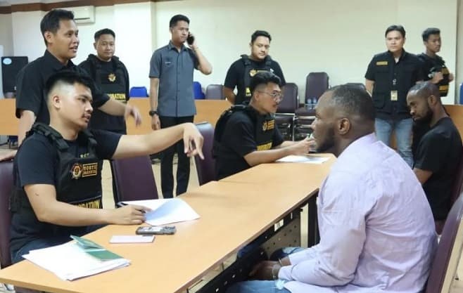 12_warga_nigeria_diamankan_diduga_overstay_hingga_menipu_di_jakarta