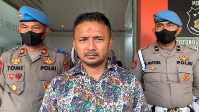 13_orang_ditetapkan_tersangka_pada_penggerebekan_key_garden_9_ditahan_dan_4_masih_diburu