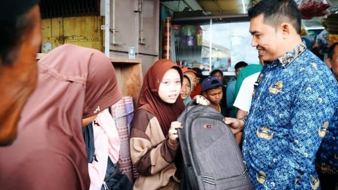 13_siswa_yang_selamat_insiden_perahu_tenggelam_setelah_tabrakan_di_sungai_batu_bara_dapat_bantuan