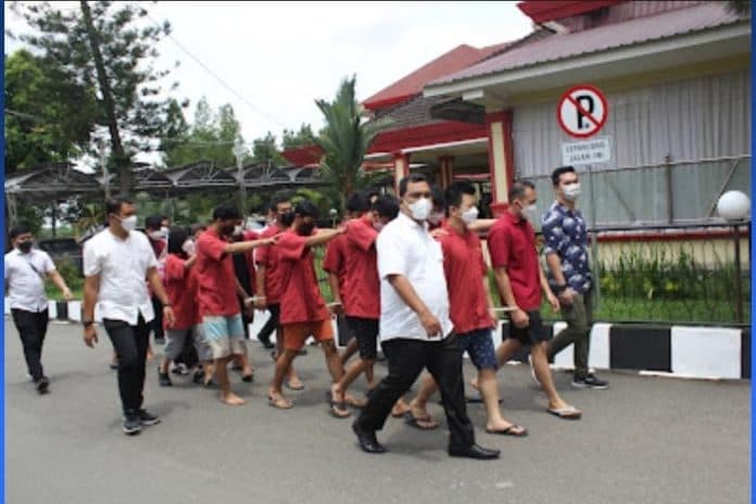 14_anggota_bos_judi_online_apin_bk_ditetapkan_jadi_tersangka