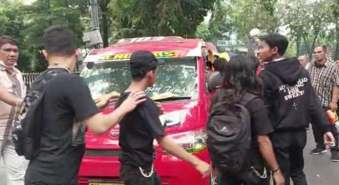14_pelajar_yang_ikut_demo_tolak_kenaikan_bbm_di_dprd_sumut_positif_narkoba