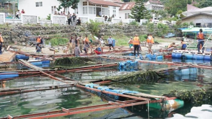 1500_keramba_jaring_apung_di_haranggaol_danau_toba_ditertibkan