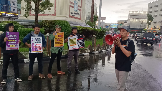 17_pasal_berpotensi_kekang_kerja_jurnalis_aji_kota_medan_aksi_tolak_rkuhp
