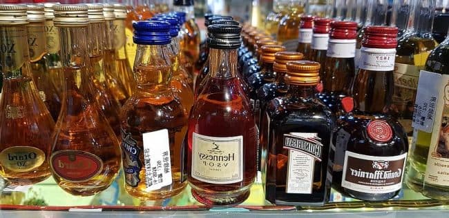 18_orang_tewas_diduga_keracunan_alkohol_di_rusia