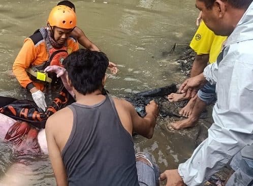 1_dari_2_pelajar_tenggelam_di_pantai_salju_ditemukan_tim_basarnas