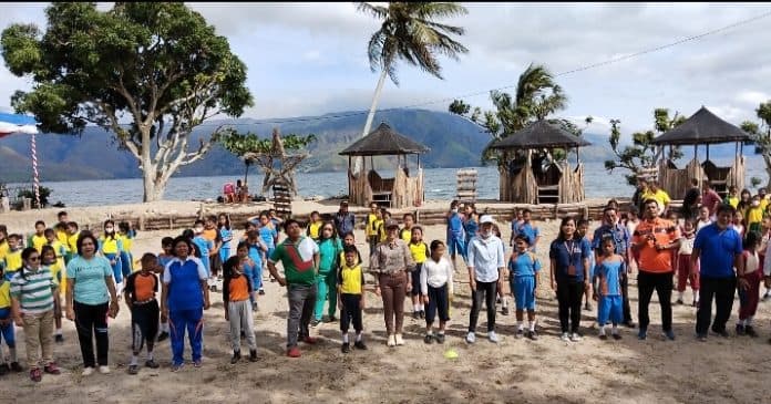 200_siswa_dari_17_sekolah_di_samosir_meriahkan_pertandingan_olahraga_tradisional_di_pangururan