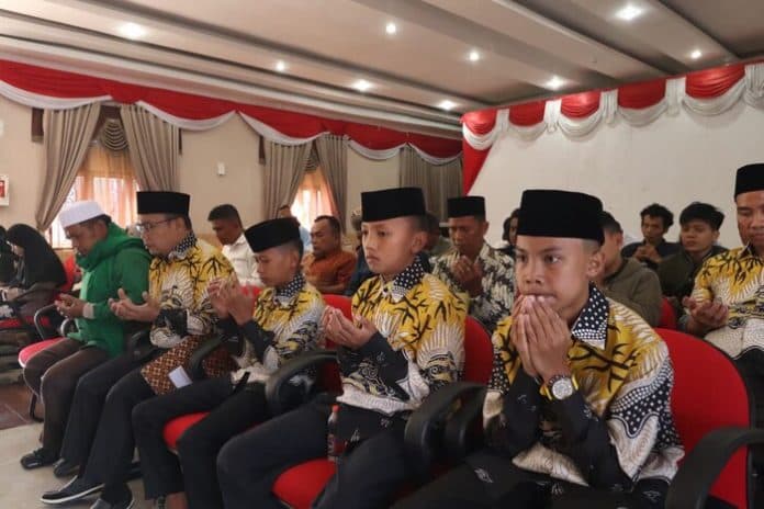 21_peserta_kafilah_mtq_pakpak_bharat_diberangkatkan_bupati_selamat_bertanding