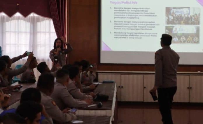 255_personel_polres_siantar_ikuti_sosialisasi_polisi_rw_yang_diluncurkan_kapolri