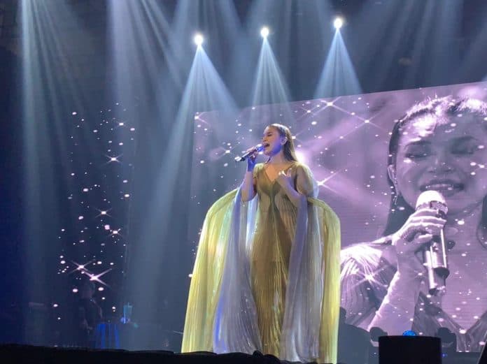 25_tahun_berkarya_rossa_konser_di_medan_nyanyikan_lagu_sai_anju_ma_au