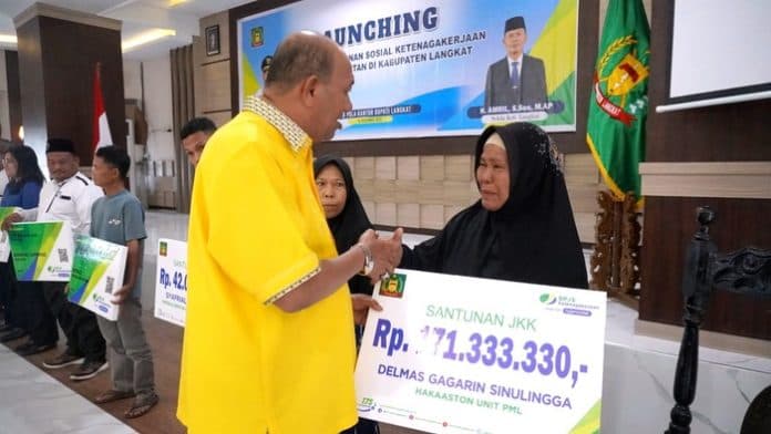 26639_pekerja_rentan_di_langkat_dapat_perlindungan_jaminan_sosial
