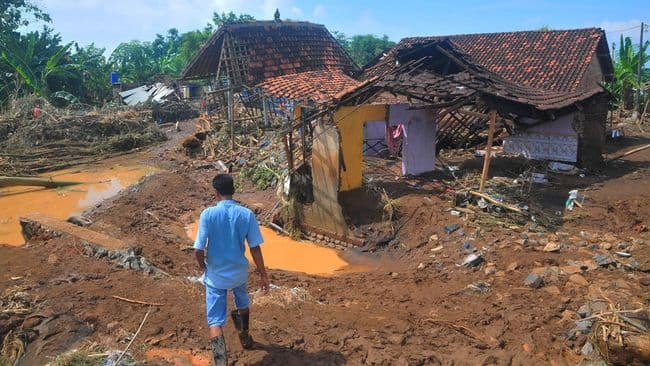26_desa_diterjang_banjir_bandang_di_pati_jawa_tengah