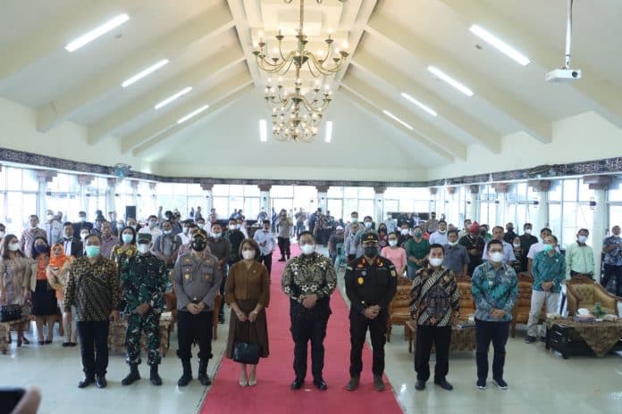 276_calon_kades_di_dairi_teken_fakta_integritas