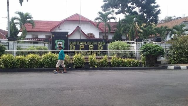 27_anggota_dewan_batasi_aktifitas_pasca_ditetapkan_odp_covid_19