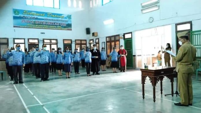28_pejabat_fungsional_pemkab_samosir_dilantik