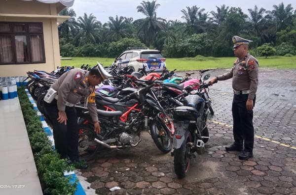28_unit_motor_hasil_razia_malam_idul_fitri_di_sibuhuan_akan_dibawa_ke_persidangan