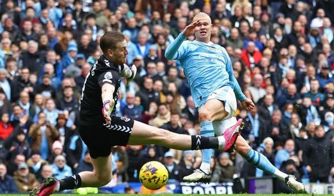 2_gol_haaland_buat_city_gusur_liverpool_dari_puncak_klasemen