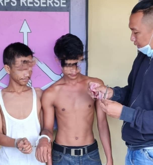 2_pencuri_sepeda_motor_di_halaman_mesjid_belawan_dibekuk