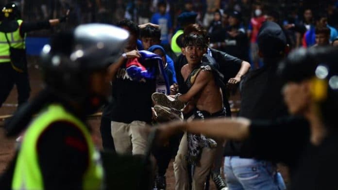 2_polisi_terpidana_kanjuruhan_dijebloskan_ke_penjara