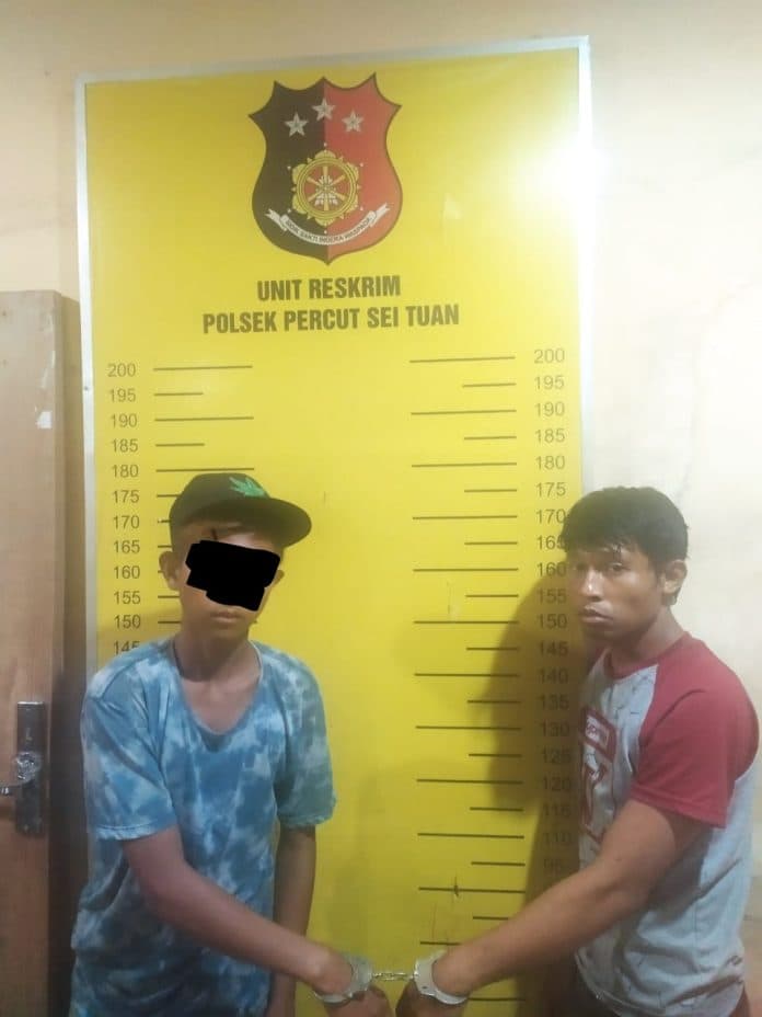 2_pria_kepergok_bawa_televisi_dan_tabung_gas_curian