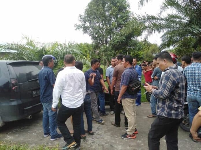 2_wanita_dan_2_pria_diamankan_saat_gerebek_kampung_narkoba