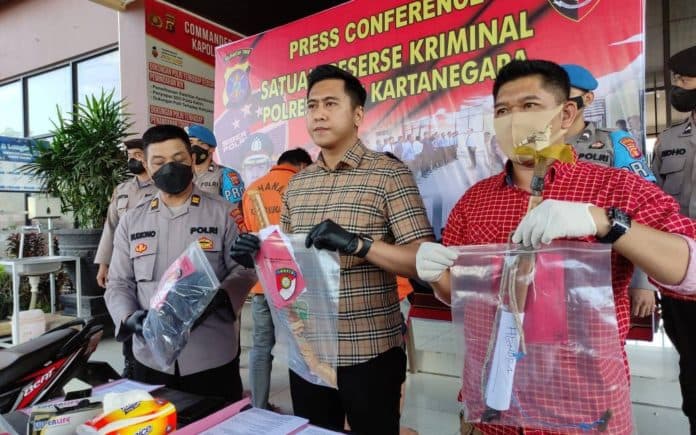 2_wn_china_petinggi_perusahaan_batu_bara_dibantai_1_tewas