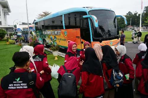 306_pahlawan_literasi_sumut_diberangkatkan_ke_pelosok_desa