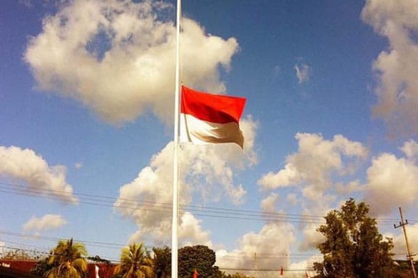30_september_2023_seluruh_indonesia_wajib_kibarkan_bendera_setengah_tiang