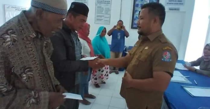 30_warga_di_gunung_meriah_terima_bantuan_dari_baznas