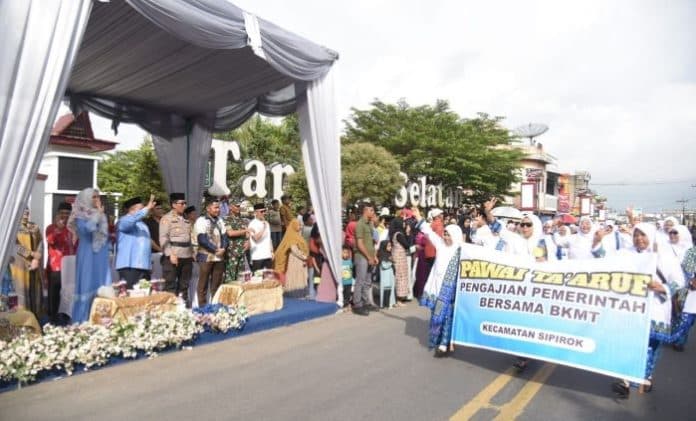 3189_peserta_pawai_taaruf_meriahkan_mtq_ke_56_tapsel