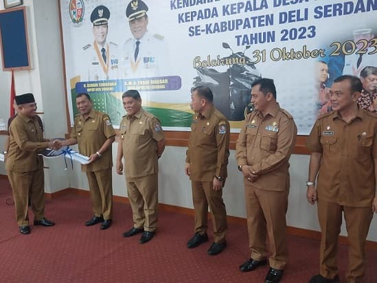 380_kades_dan_14_lurah_dapat_sepeda_motor_pemkab_deli_serdang_habiskan_dana_rp_94_miliar