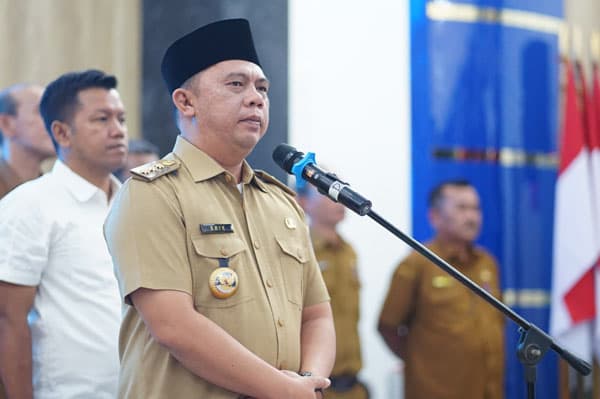 387_pns_di_lingkungan_pemkab_labuhanbatu_diambil_sumpah