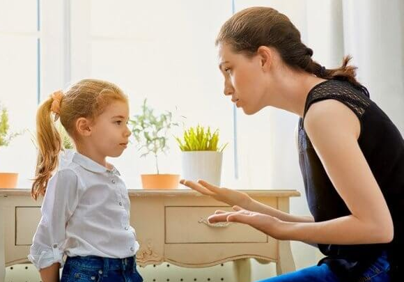 3_cara_mengasuh_si_bungsu_agar_tidak_menjadi_anak_manja