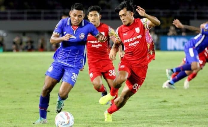 3_kalinya_arema_fc_bersua_borneo_di_final_piala_presiden