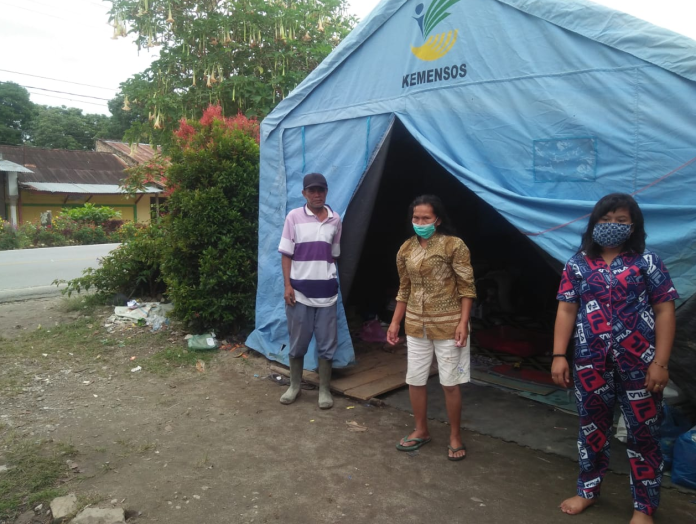 3_keluarga_korban_kebakaran_di_laguboti_terima_bantuan