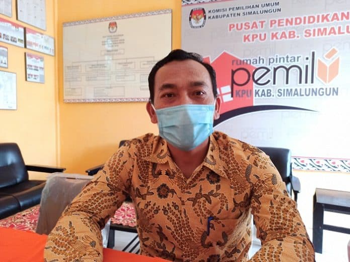 3_paslon_bupati_dan_wakil_daftarkan_akun_sosmed_ke_kpud_simalungun