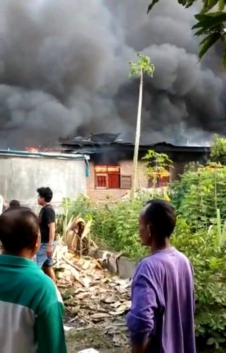 3_rumah_2_mobil_dan_3_sepeda_motor_hangus_dilalap_si_jago_merah_di_tanjung_morawa