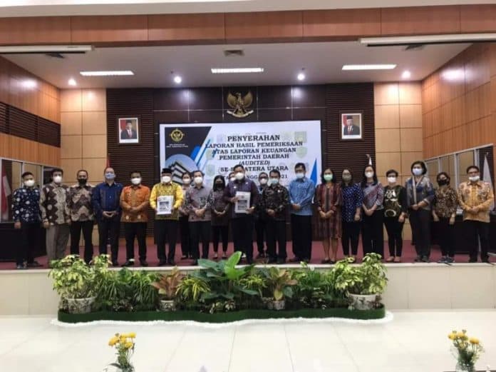 3_tahun_kepemimpinan_eddy_jimmy_warganet_dairi_perang_pendapat_di_medsos