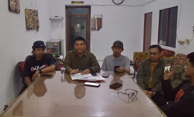 3_terdakwa_pembunuh_wartawan_di_karo_diadili_penetapan_tersangka_koptu_hb_dinantikan