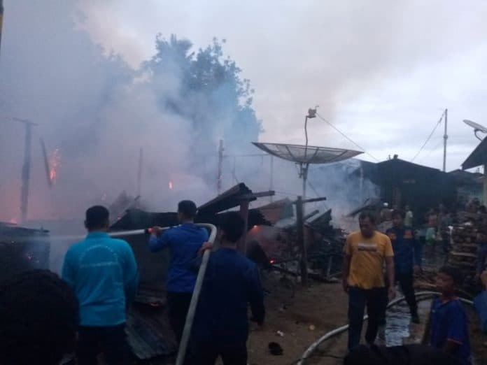 3_unit_rumah_di_padangsidimpuan_selatan_ludes_terbakar