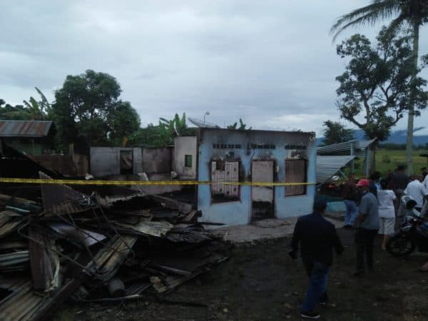 3_unit_rumah_ludes_dilalap_si_jago_merah_di_pasar_bengkok_laguboti