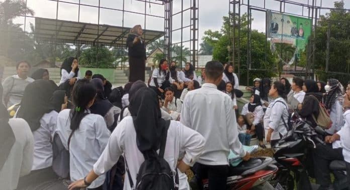 405_guru_honor_lulus_p3k_geruduk_kantor_dprd_labuhanbatu_ini_pemicunya