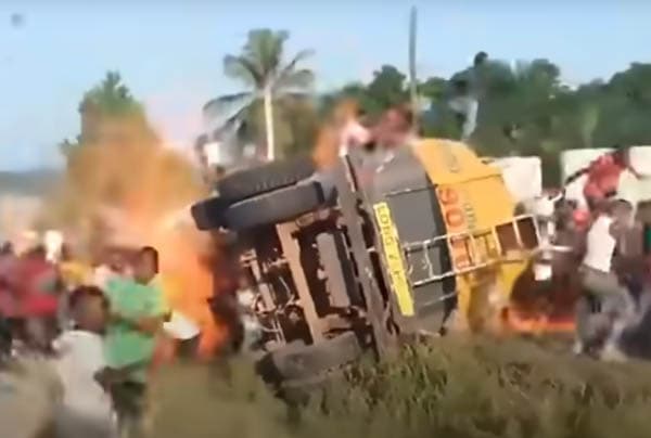 40_orang_tewas_di_liberia_akibat_ledakan_truk_tangki