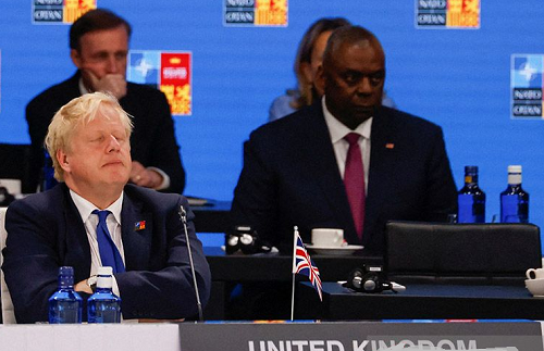 40_pejabatnya_mundur_pm_inggris_boris_johnson_kukuh_tak_mau_lengser