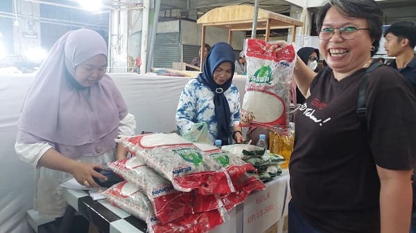 40_ribu_ton_beras_tersedia_di_pasar_murah_bulog_sumut_dan_pud_pasar_medan