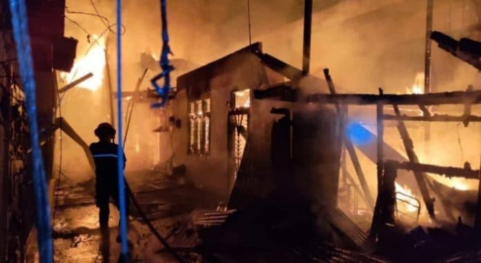 41_rumah_terbakar_di_medan_penyebabnya_diduga_korsleting_listrik