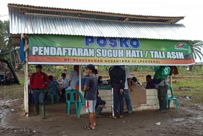 42_kk_warga_penggarap_belum_terima_suguh_hati_dari_ptpn_3_posko_sudah_ditutup