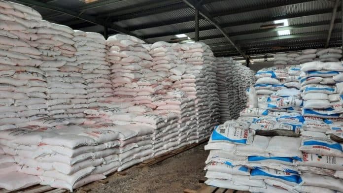 4300_ton_pupuk_subsidi_tersedia_di_gudang_pusri