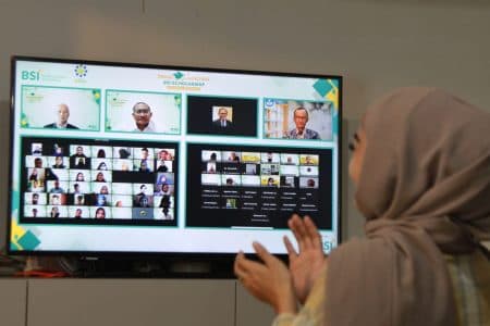 4418_mahasiswa_mendaftar_ikuti_bsi_scholarship