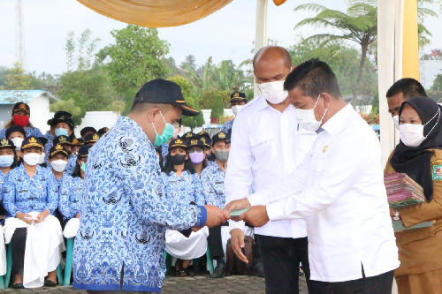 441_cpns_pemkab_simalungun_terima_sk_pengangkatan_pns